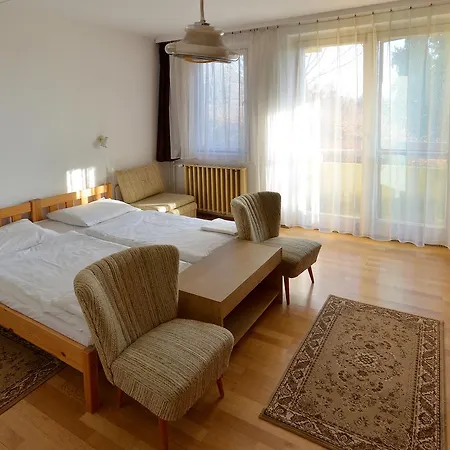 Fenyo Apartman * Zánka